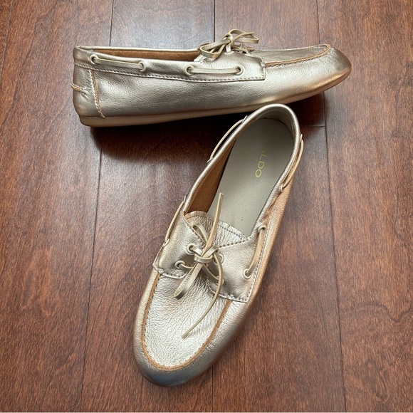 Aldo Women’s Preppy “Sail” Metallic Gold Leather Boat Loafer Slip-Ons, Size 10 - Picture 2 of 14
